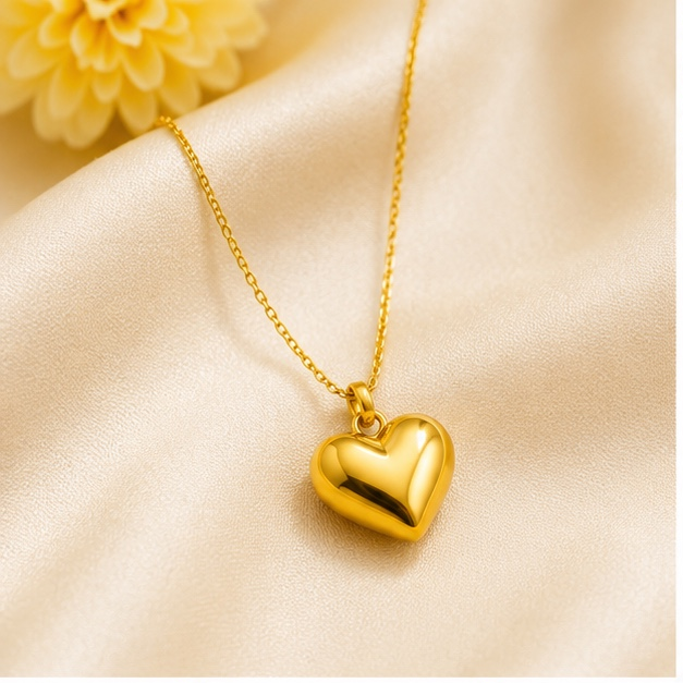 gold heart pendant necklace, heart necklace for women, anti tarnish necklace, stainless steel necklace, waterproof necklace, minimalist heart necklace, dainty gold necklace, everyday jewelry, fashion necklace, romantic jewelry, affordable necklace, gift for her, women's jewelry, love pendant necklace, Glanz Jewels